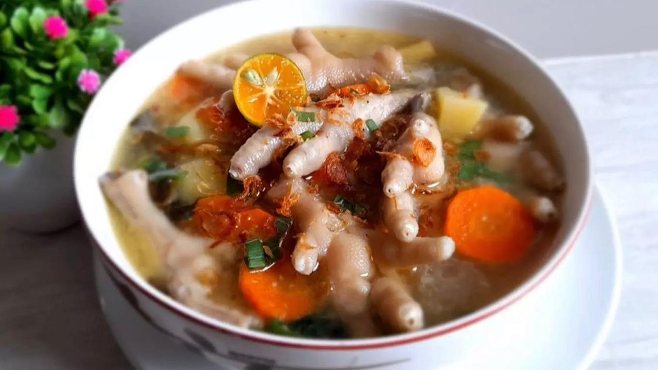 Sup ceker ayam favorit keluarga