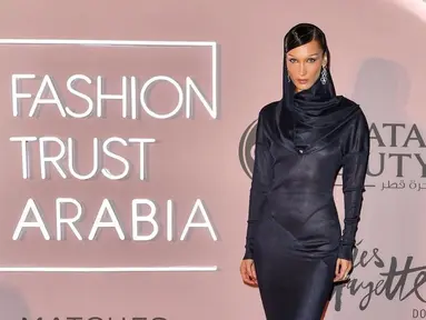 Bella Hadid saat hadir di Fashion Trust Arabia (FTA) di Doha, Qatar. (Foto: Instagram/bellahadid)
