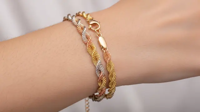 Model Gelang Emas Twist Tiga Warna yang Lagi Tren 2026