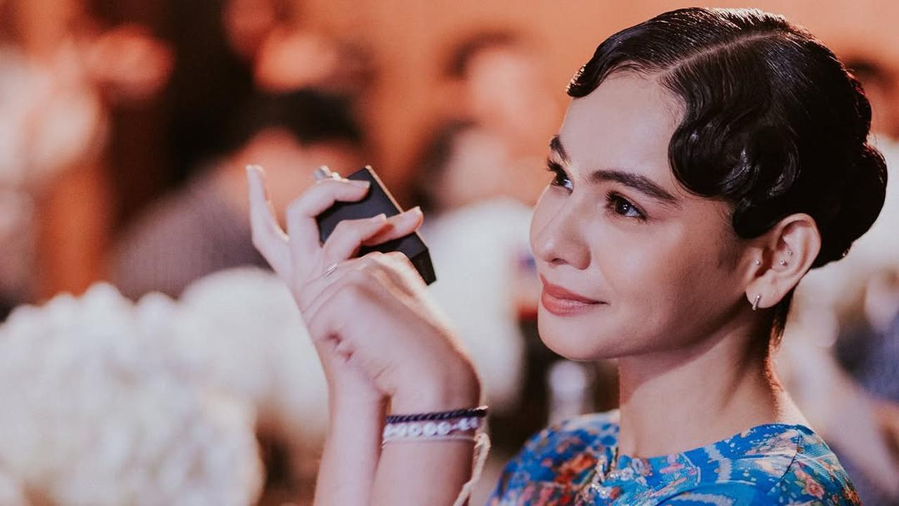 5 Potret Sahila Hisyam Hadir Bukber dengan Gaun Biru Menawan, Cantiknya Bikin Meleleh