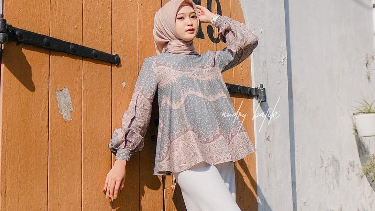 7 Model Atasan Batik Wanita yang Akan Merajai Fashion 2025, Pilih yang Mana?