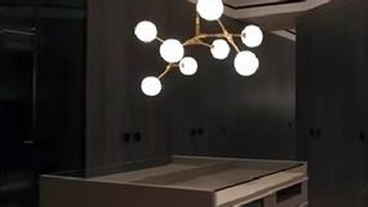 Area Wardrobe yang Sangat Luas