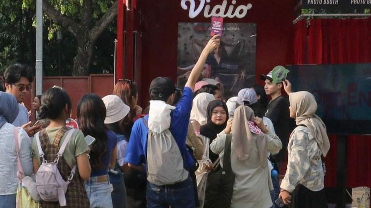 FOTO: Antusiasme Pengunjung di Hari Kedua KapanLagi Buka Bareng BRI Festival 2024, Sederet Booth Menarik Dipenuhi Antrean