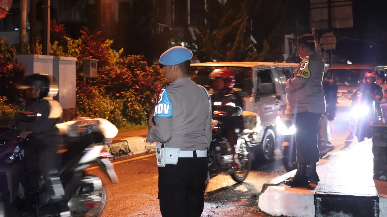 Personel polisi bertugas mengamankan arus mudik dan balik Lebaran Idul Fitri 2023.