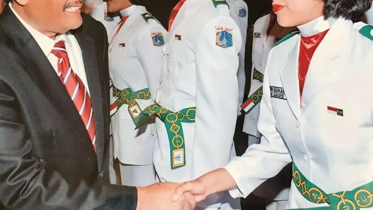 5 Potret Lawas Ghina Raihanah Kekasih Izzat Assegaf Jadi Paskibra DKI Jakarta, Cantik Natural Curi Perhatian