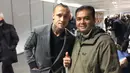 Koresponden Bola.com secara eksklusif berkesempatan berbincang dan berfoto bareng pemain AS Roma keturunan Indonesia, Radja Nainggolan. (Bola.com/Reza Khomaini)