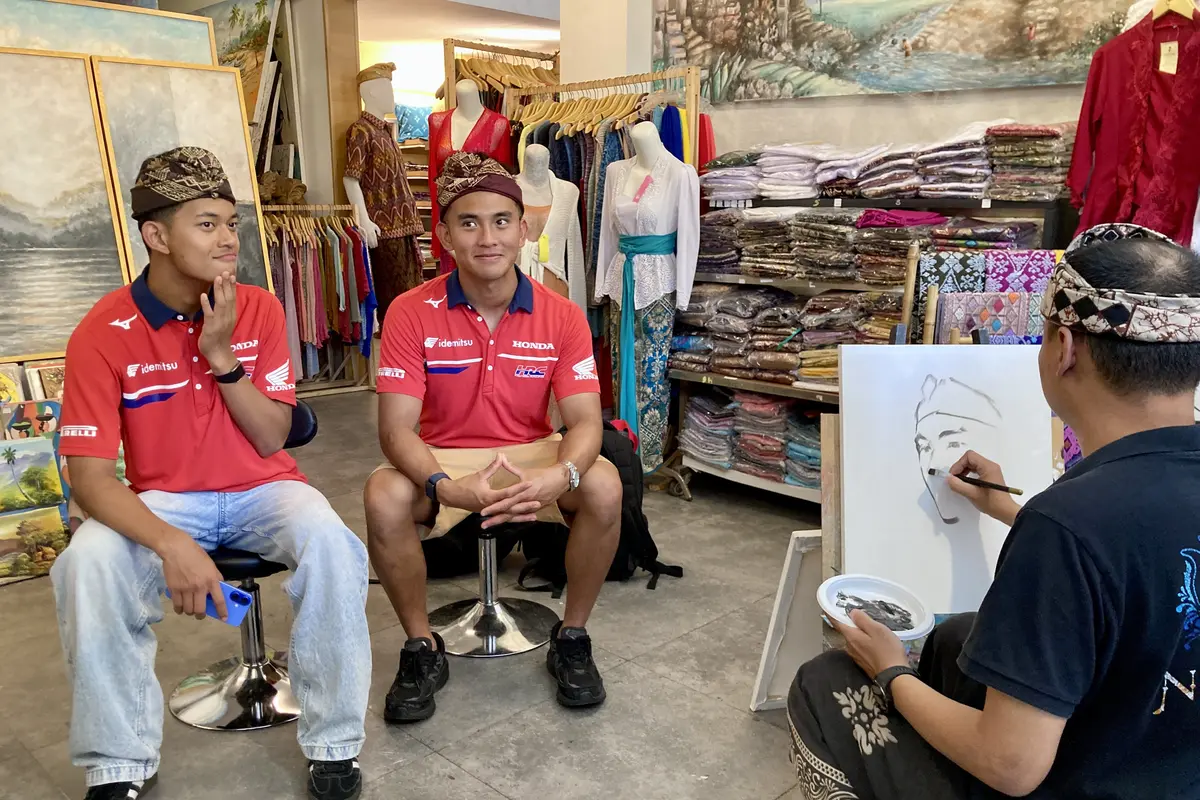 Rider Moto2 Mario Suryo Aji dan rider Moto3 Veda Ega Pratama