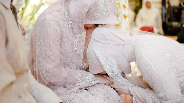 6 Pesona Kekasih Chand Kelvin yang Terpaut 12 Tahun Kenakan Dress-Baju Adat Aceh Jalani Prosesi Jelang Nikah