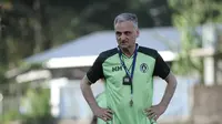 Pelatih baru PSS Sleman, Marian Mihail. (Bola.com/Dok PSS)