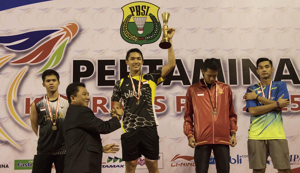 Muda, berbakat dan memiliki paras tampan membuat Jonatan Christie menjadi idola baru bulutangkis Indonesia. (Bola.com/Vitalis Yogi Trisna)