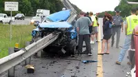 Bagaimana bisa seseorang bisa selamat dalam peristiwa kecelakaan yang terjadi di Smyth Country, Virginia, Amerika Serikat (AS) itu. 