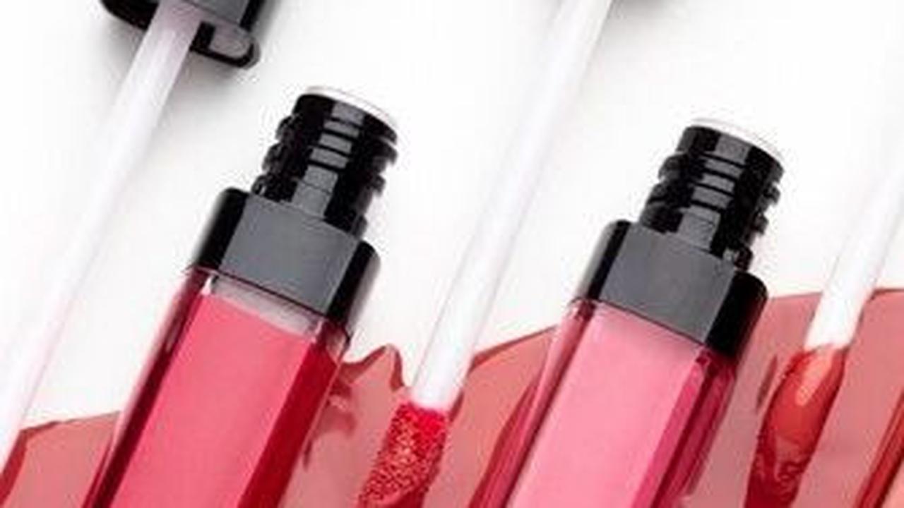 Pakai Jenis Lipstik Liquid untuk Daya Tahan Lebih Lama