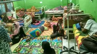 Belasan warga di Aceh diserang penyakit misterius. (Liputan6.com/Rino Abonita)