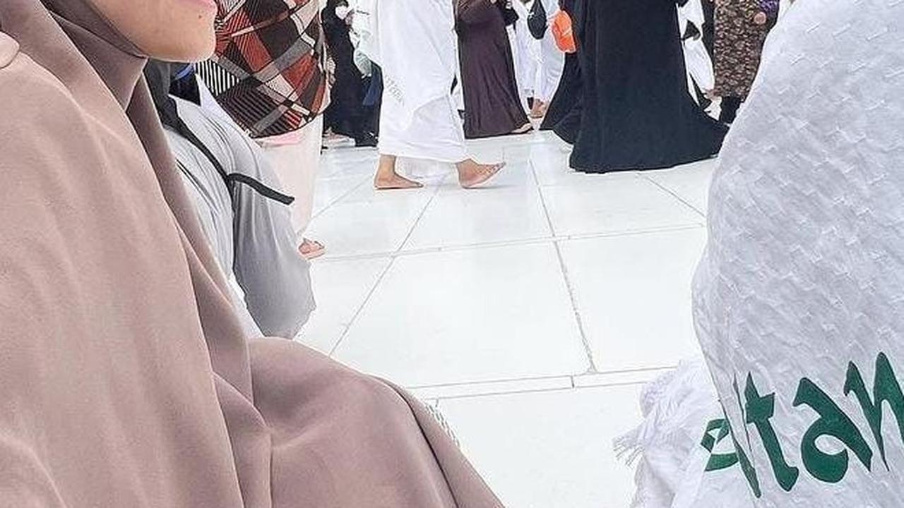 Potret Terbaru Zaskia Adya Mecca Tampil Berbusana Syar'i, Akui Nyaman Usai Pulang Haji