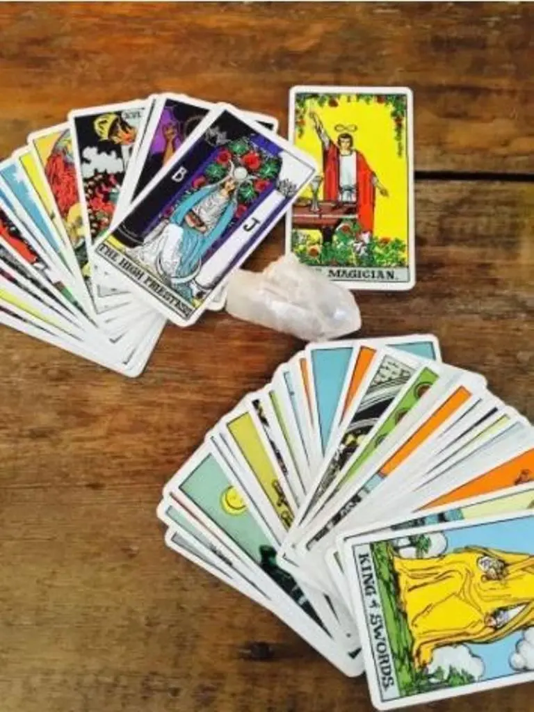 Menurut tebaran kartu tarot, hari ini adalah hari yang menyenangkan. (Sumber foto: mindbodygreen.com)