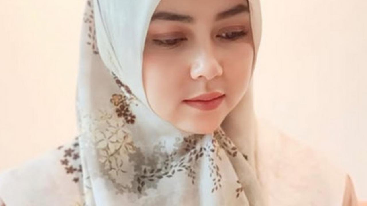 5 Potret Cantik Lala Nurlela Ipar Syahrini yang Buat Nassar Terpana, Ibu Tunggal Dikenal Tajir Melintir