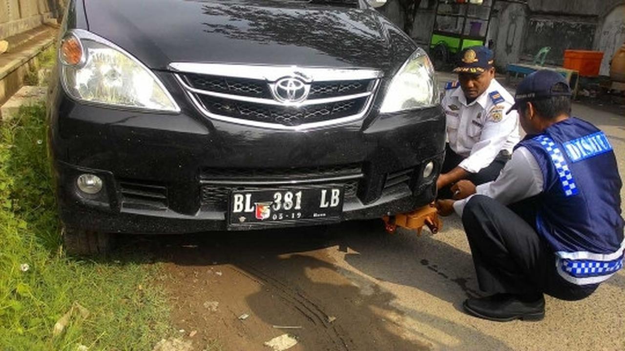 Tertibkan parkir liar di Banda Aceh, petugas kehabisan gembok