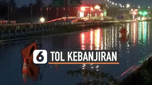 Banjir terjadi di beberapa titik di kawasan di Jakarta dan sekitarnya. Tak terkecuali di jalan tol Jakarta-Serpong yang terendam banjir dengan ketinggian 40 cm hingga 80 cm.