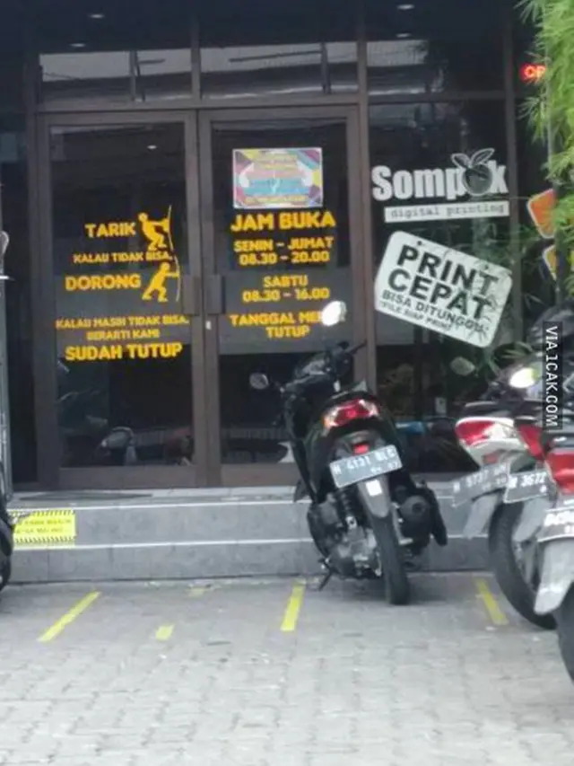 6 Tulisan Warung Tutup Ini Bikin Geleng Kepala