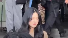 Dari New York ke London, dan kini Milan Fashion Week yang menjadi tempat brand fashion ternama memamerkan koleksi-koleksi spring/summer 2023nya. Di Milan Fashion Week kali ini pun dihadiri oleh berbagai public figure dunia. Siapa saja ?