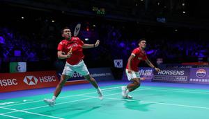 Ganda putra Indonesia Fajar Alfian/Muhammad Shohibul Fikri mengalahkan pasangan Aljazair  M. Abderrahmie Belarbi/Koceila Mammeri 21-14 dan 21-8 pada Grup D Piala Thomas 2026 di Forum Horsens, Denmark, Sabtu (25/4) dini hari.