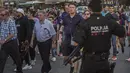 Suasana stadion yang dijaga ketat oleh Polisi pada laga La Liga Spanyol di Camp Nou stadium, Barcelona, (20/8/2017). Barcelona menang 2-0. (AP/Santi Palacios)