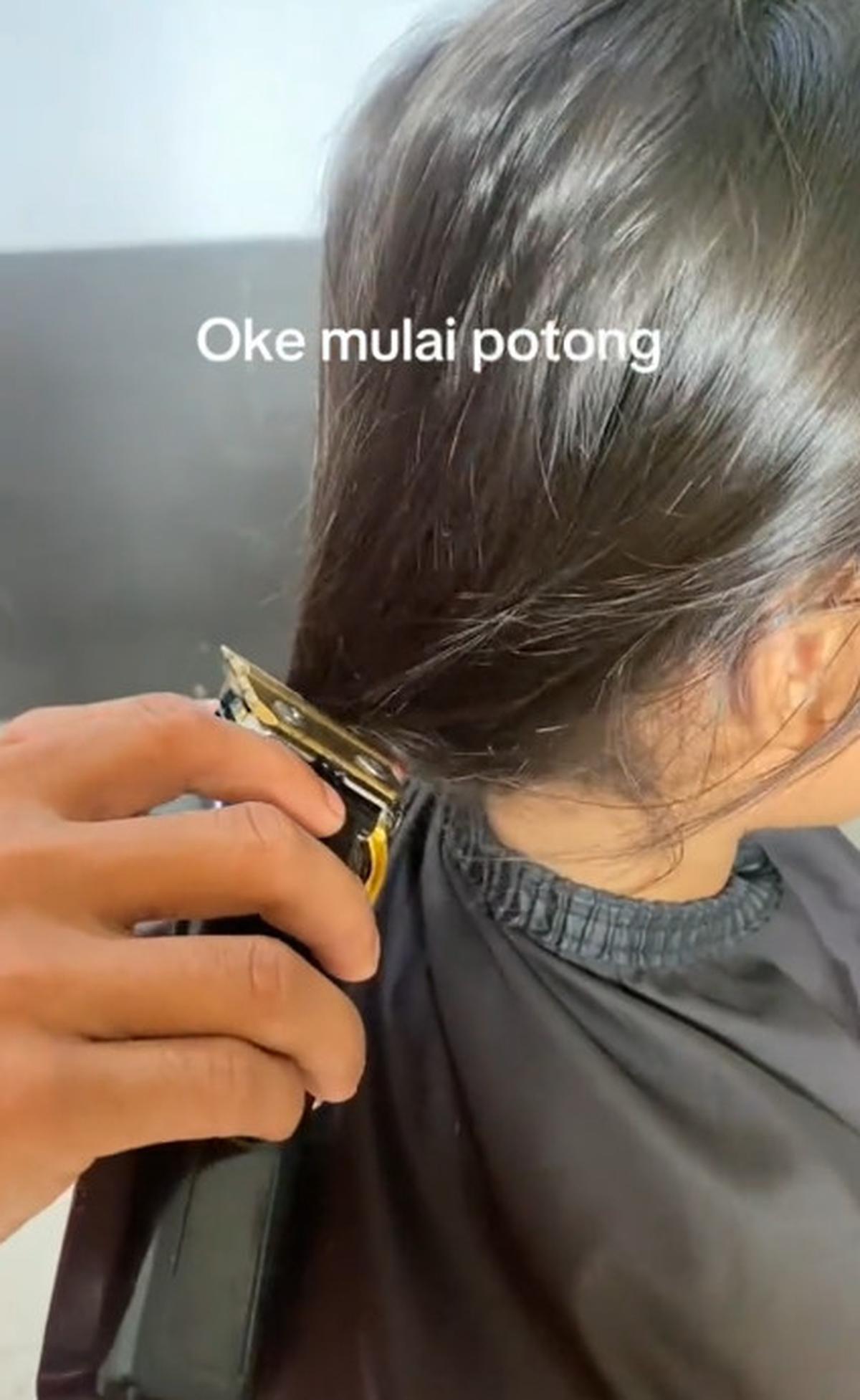 Momen Wanita Antarkan Pangkas Ponakannya yang Gondrong, Perubahannya Bikin Pangling