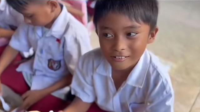 Momen Anak Sisahkan Jatah Makan Bergizi Gratis di Gorontalo: Mau Dikasih Mama, di Rumah Nggak Ada Nasi