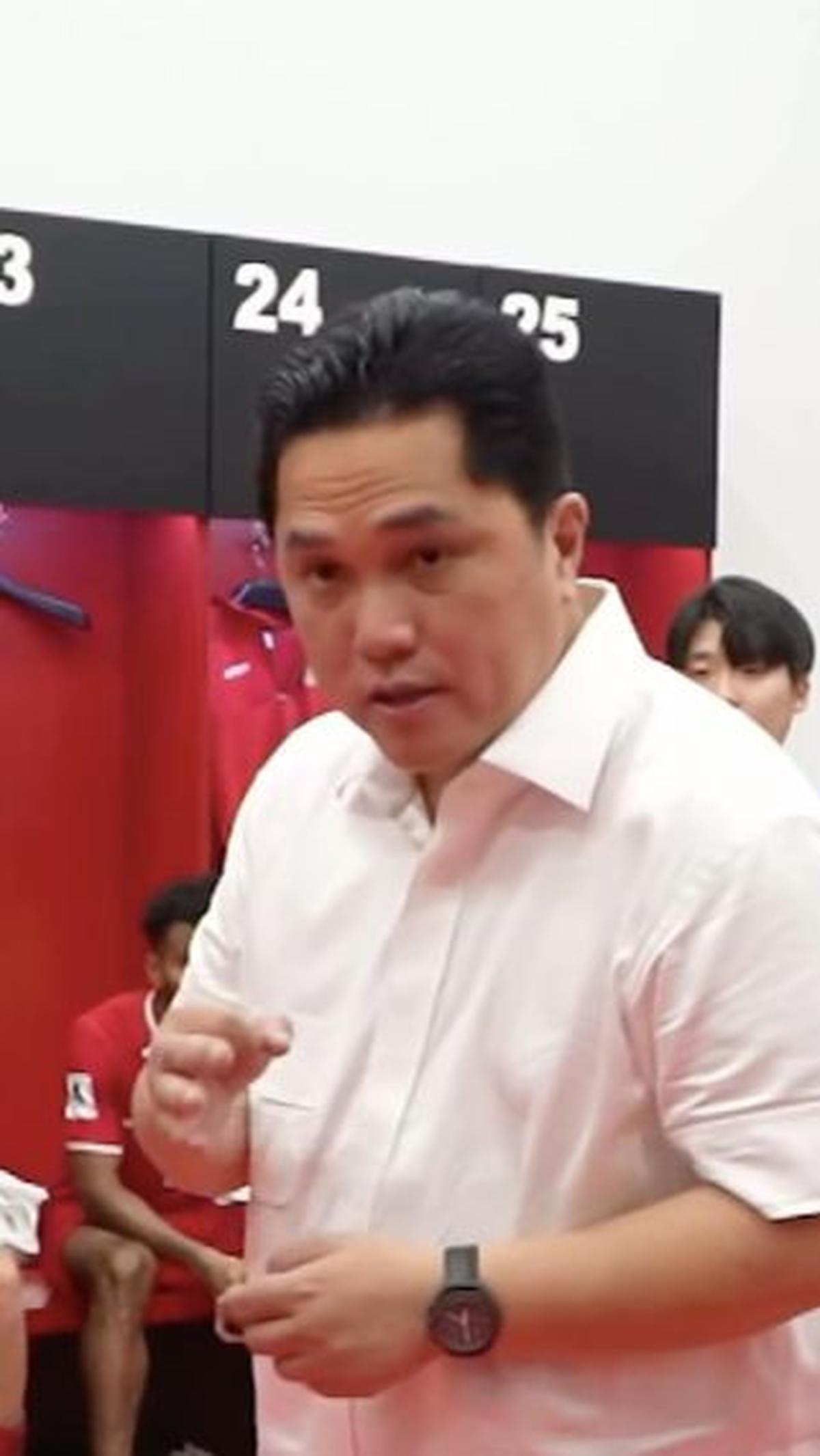 Erick Thohir Beri Semangat untuk Ernando<br>