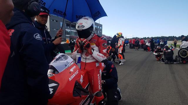 Mario Suryo Aji, pembalap asal Indonesia saat tampil di Moto3 FIM CEV di Ricardo Tormo, Valencia