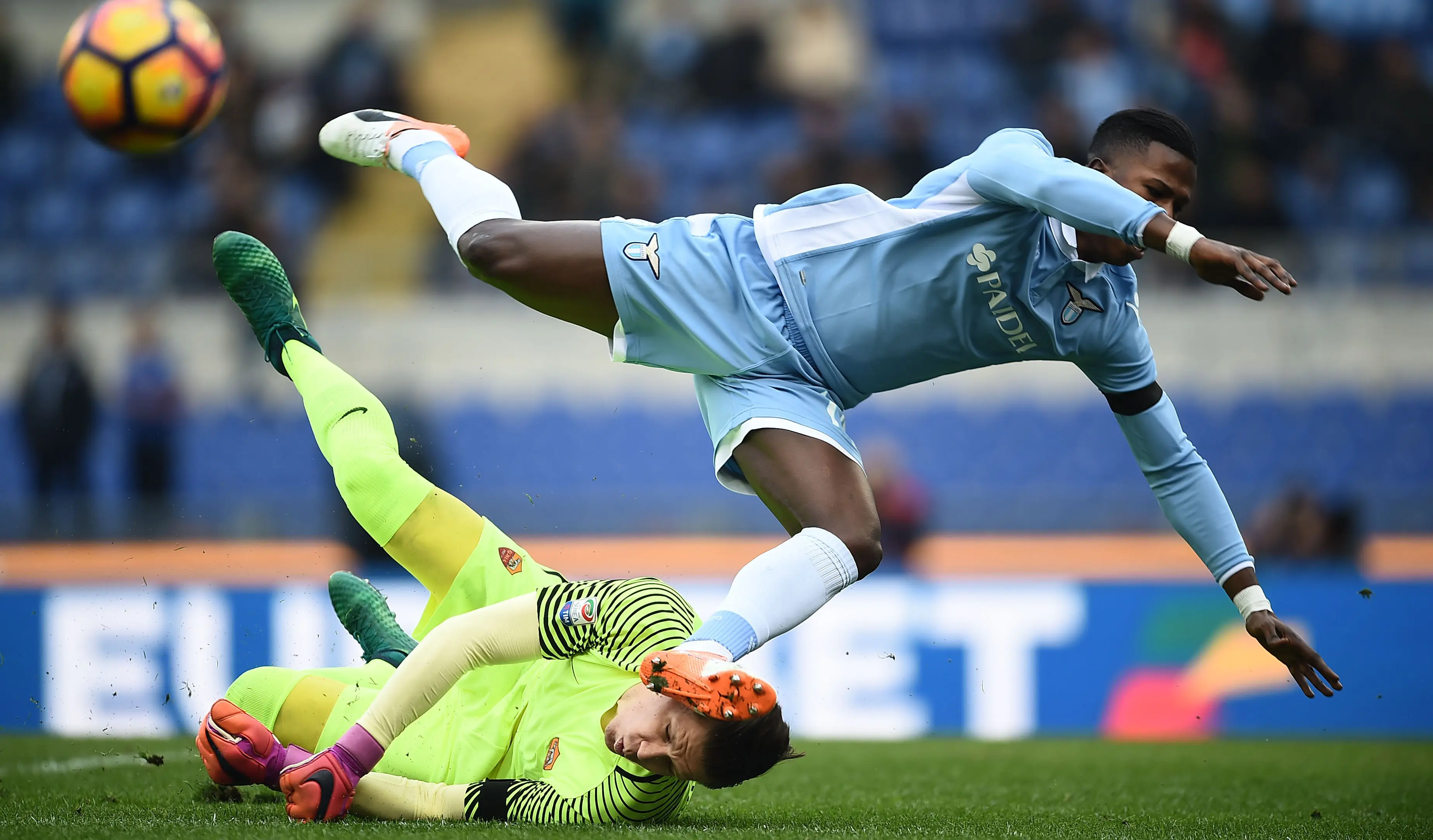 Balde Keita saat membela Lazio di laga lawan AS Roma. (AFP/Filippo Monteforte) 