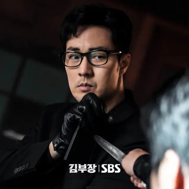 So Ji Sub di drakor Agent Kim Reactivated. (SBS via Instagram/ /sbsdrama.official)