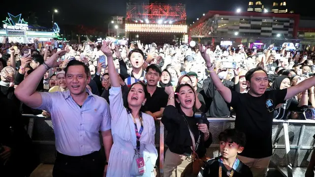6 Adu Gaya Couple Artis di Pestapora 2024, dari El Rumi-Syifa Hadju hingga Thariq-Aaliyah Massaid