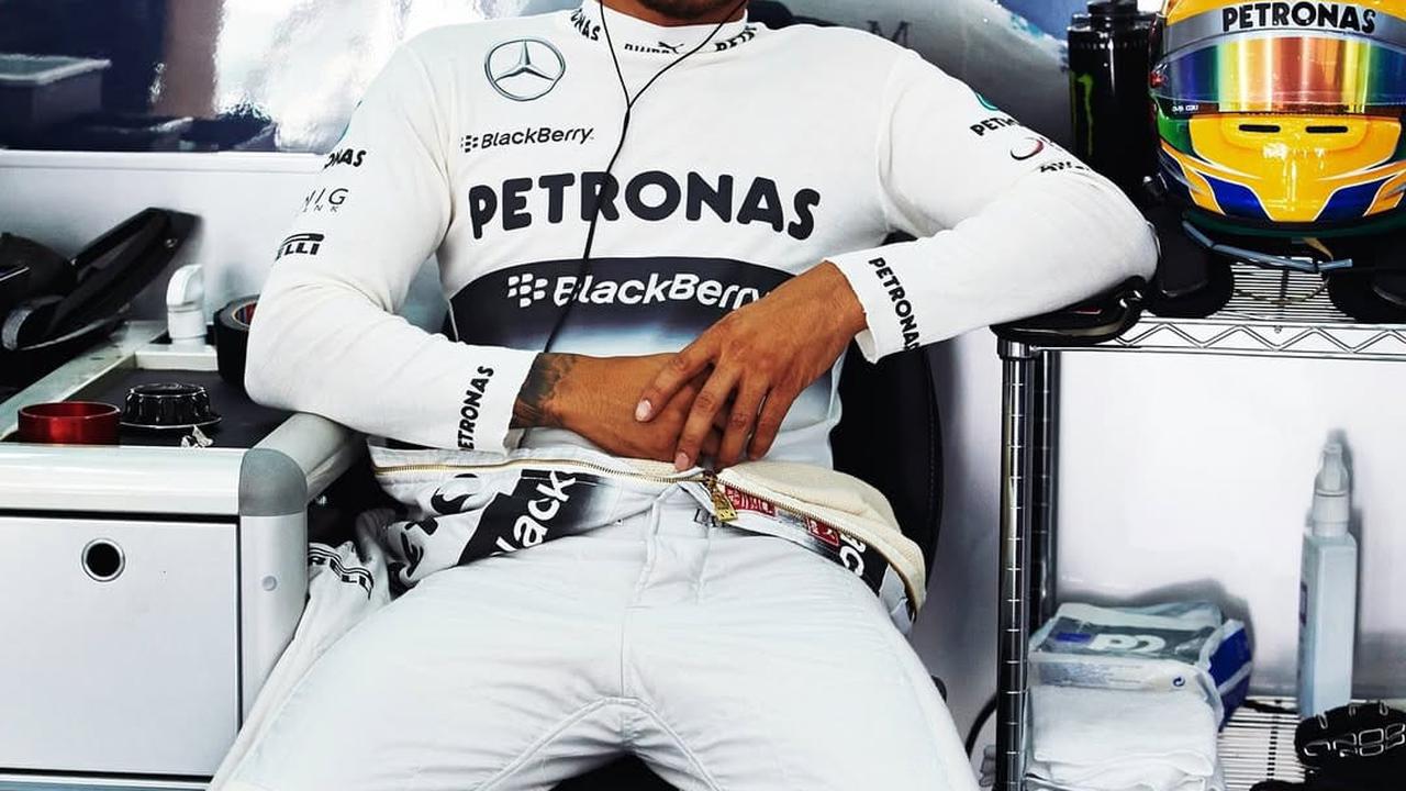 Sofia Vergara dan Lewis Hamilton Dikonfirmasi Hanya Berteman