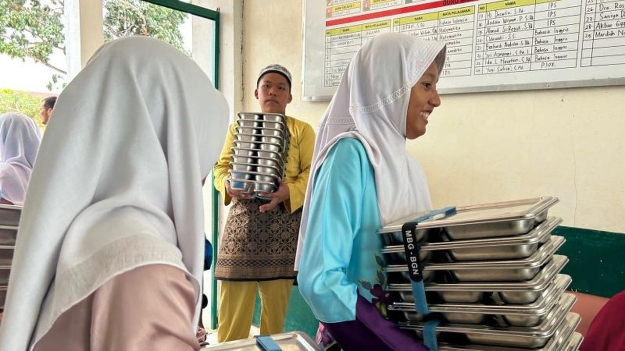 Mengejutkan! 14 Siswa SMPN 2 Karimun Diduga Alami Keracunan MBG Setelah Santap Nasi Telur