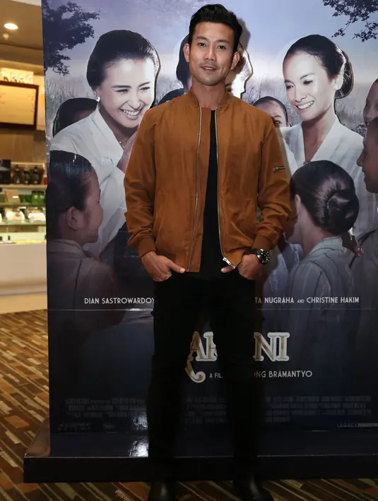 "Mau dipakai syukur nggak dipakai lagi ya sudah. Saya fokus kerjakan apa saja, yang penting bermanfaat," ujar Denny Sumargo, di XXI Epicentrum, Jakarta Selatan, Rabu (14/12/2016). (Galih W. Satria/Bintang.com)