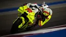 Pembalap Pertamina Enduro VR46, Marco Bezzecchi mengendalikan motornya saat tes pramusim MotoGP 2024 di Lusail International Circuit, Doha, Qatar, Selasa (20/02/2024) waktu setempat. (Dok. Pertamina Enduro VR46 Racing Team)