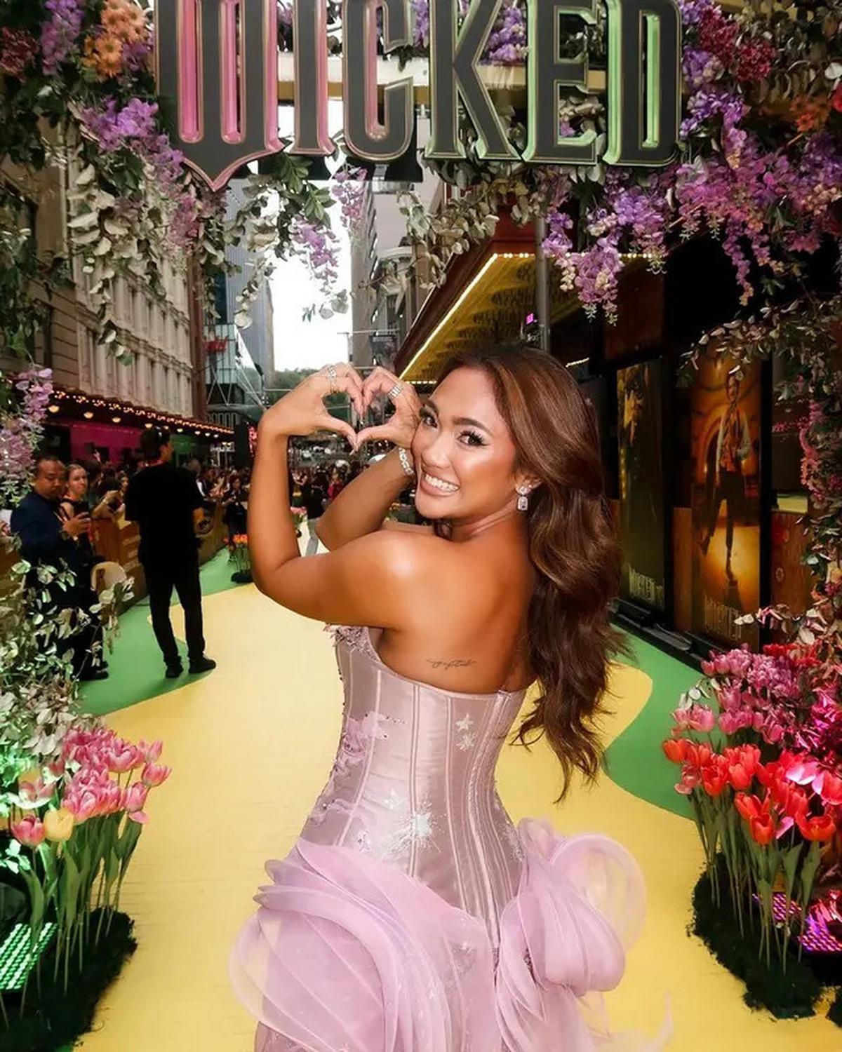 7 Potret Marion Jola Ngobrol Bareng Ariana Grande, Grogi Karena Lipstik