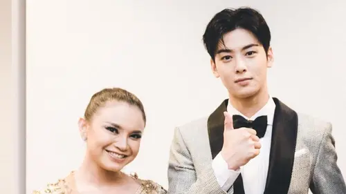 7 Potret Cha Eun Woo Berpose Bareng Artis Indonesia dari Raffi