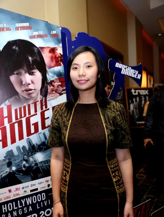 Film Brush with Danger mendapat kritik dari salah satu koran terkemuka di AS, New York Time, sutradara sekaligus artis peran pendatang baru yang berkarier di Hollywood, Livi Zheng (26), justru mengaku bangga. (Andy Masela/Bintang.com)
