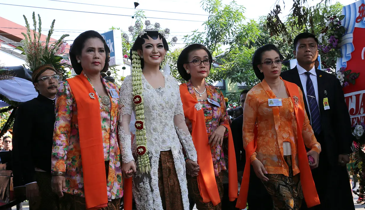 Senyum selalu menghiasi penampilan Selvi Ananda (Galih W. Satria/Bintang.com)