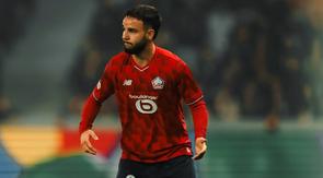 Aksi Calvin Verdonk bersama Lille saat menghadapi PAOK di Liga Europa 2025/2026, Jumat (24/10/2025). (Dok. Lille)