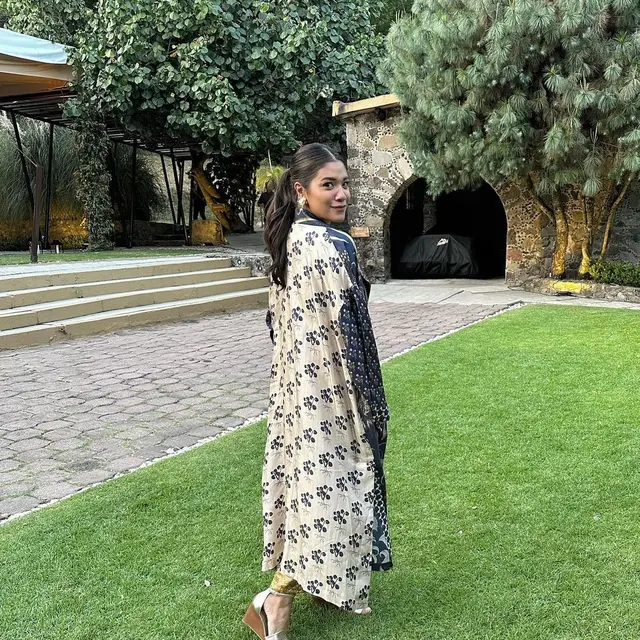 Tampil Elegan bak Ibu Pejabat, 6 Inspirasi Baju Lebaran dari Kahiyang Ayu, Arumi Bachsin, hingga Annisa Pohan