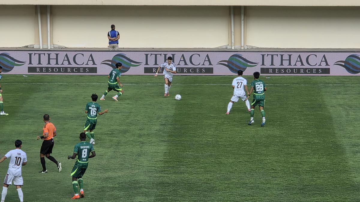Pecah Telur! PSS Hajar PSM 3 Gol Tanpa Balas di BRI Super League, Pieter Huistra Puas
