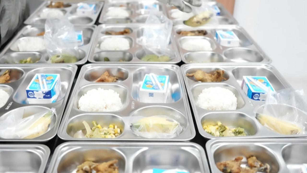 Makan Bergizi Gratis Bawa Kebahagiaan Para Pelajar di Tanah Air