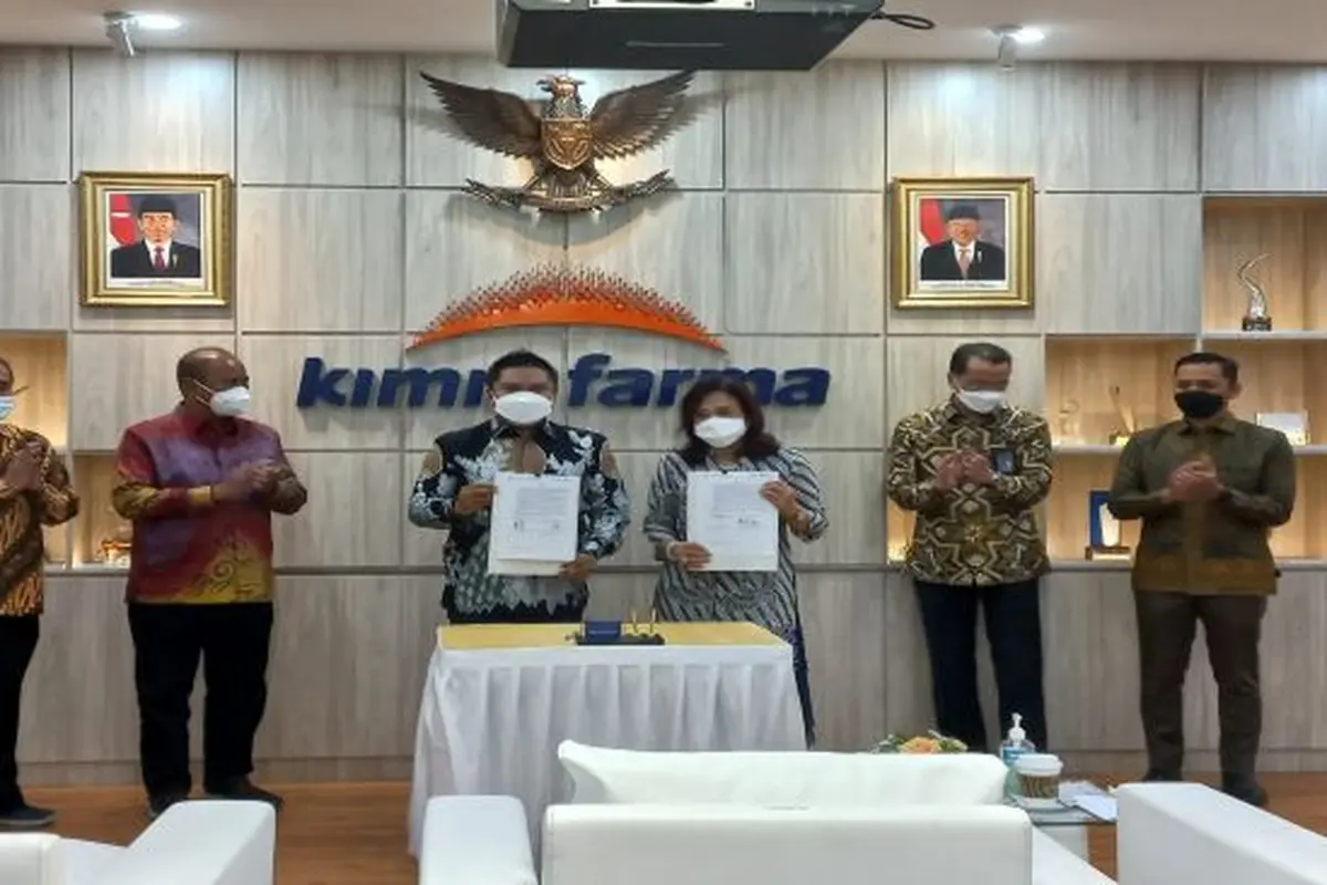 Penandatanganan MoU sinergi layanan klinik kesehatan antara PT Kimia Farma Tbk (KAEF) dan PT Pertamina Bina Medika Indonesia Healthcare Corporation (IHC) (Foto: Liputan6.com/Elga N)