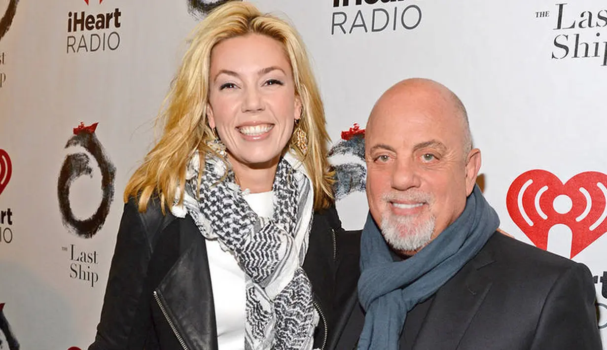 Billy Joel dan Alexis Roderick menikah pada 4 Juli 2015. Keduanya pun menyambut anak pertamanya satu bulan kemudian. (Kevin Mazur/WireImage/E!)