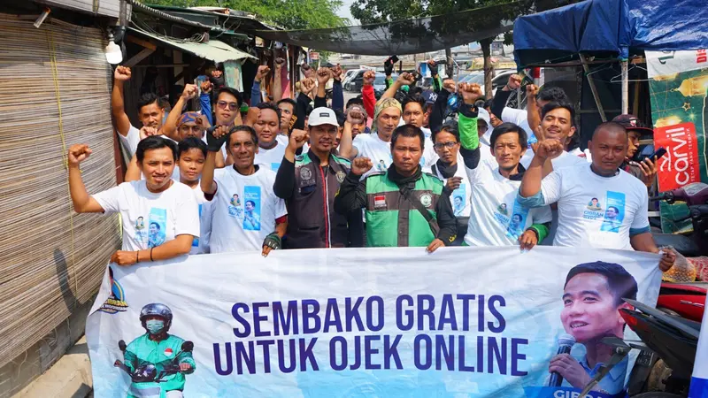 Relawan Mas Gibran kembali menunjukkan kepedulian dengan membagikan sembako kepada driver ojek online (ojol) di Jakarta Utara, Jakarta Timur, dan Jakarta Barat.