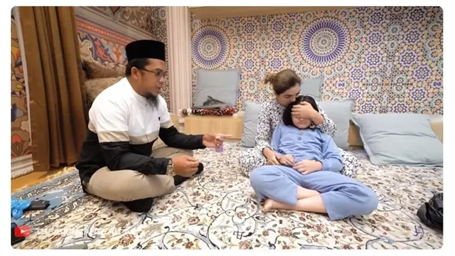 Alami Gangguan Tidur, Ini 10 Potret Ashanty saat Lakukan Ruqyah
