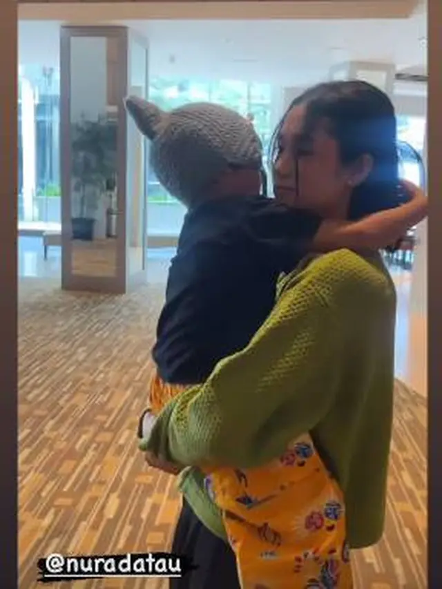 Main FIlm Dua Hati Biru, 7 Potret Nurra Datau di Konferensi Pers Ini Tampil Keibuan